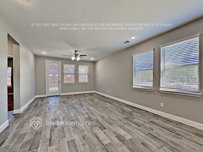 Building Photo - 1638 Luckenbach Dr