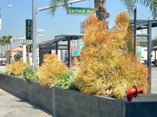 Foto del edificio - 2465 W Whittier Blvd