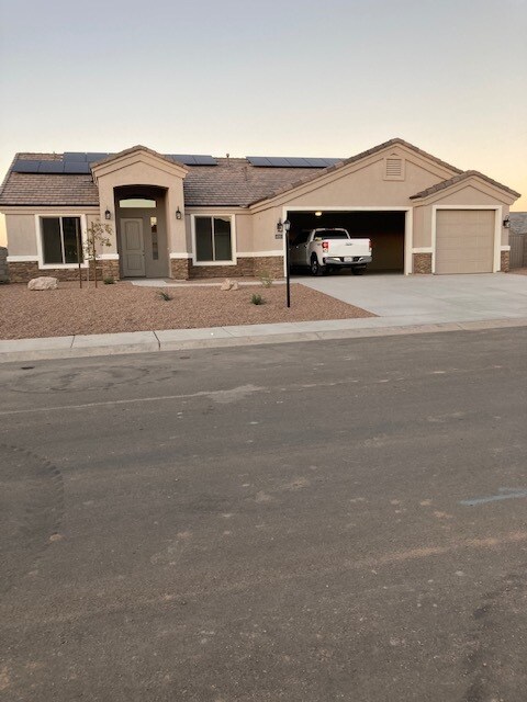 Primary Photo - 4680 E Old W Rd
