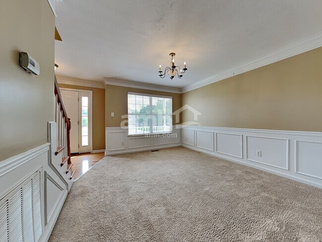 Foto del edificio - 3335 Branch Hill Ln