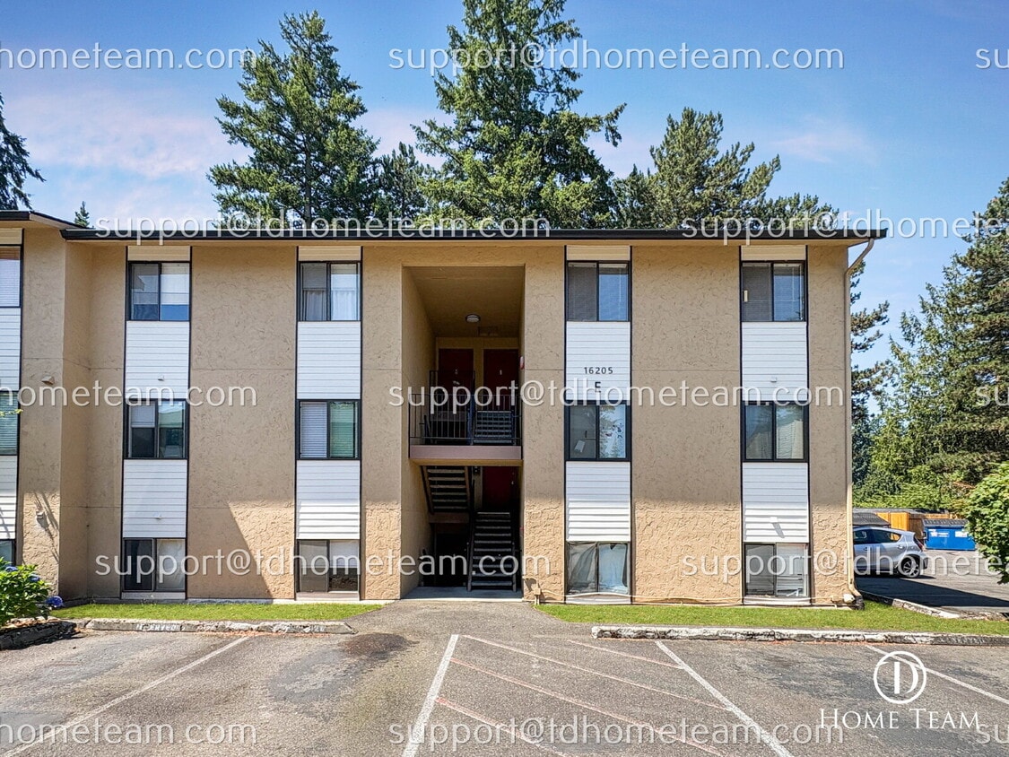 "Charming 2-Bed Condo in Bellevue with 923 Sq Ft of Comfort!" - "Charming 2-Bed Condo in Bellevue with 923 Sq Ft of Comfort!"