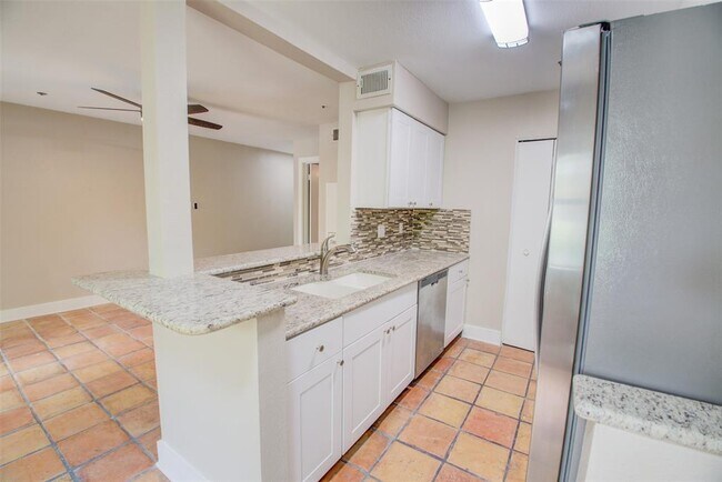 Foto del edificio - 1306 Norwalk Ln