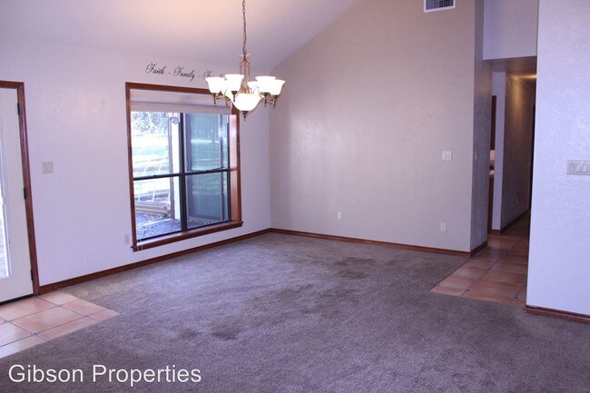 Building Photo - 29 Woodcreek Dr