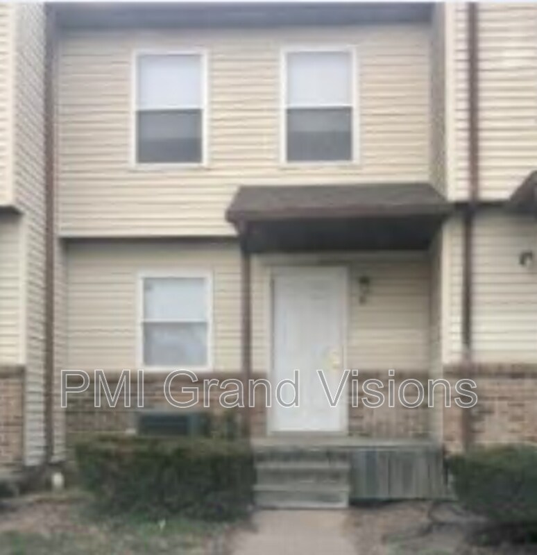 Foto principal - 950 Edgar Dr
