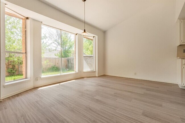 Foto del edificio - 1006 W Neptune Rd