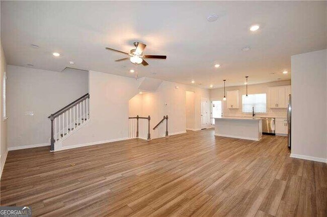 Building Photo - 2723 Harrison Dr