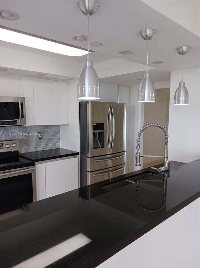 Foto del edificio - 4000 Towerside Terrace