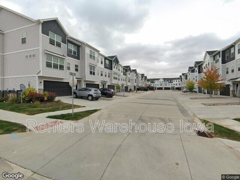 Primary Photo - 164 NE 22nd Ln