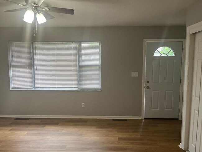 Building Photo - 5101 Holbrook Dr
