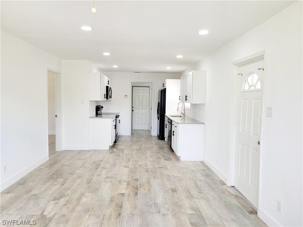 Foto principal - 9765-9767 Montana Ct