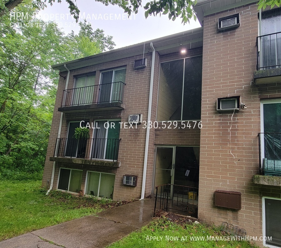 Primary Photo - Spacious 2 bedroom apartment in Akron