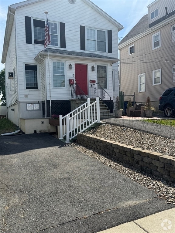 Building Photo - 31 Tapley Ave