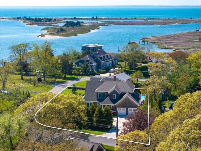 Foto del edificio - 32 W Neck Cir