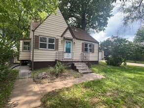 Building Photo - 5417 S 49th St