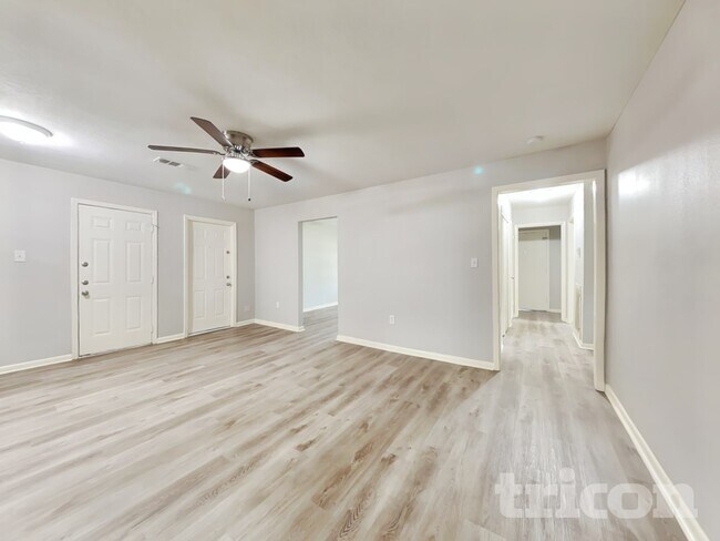 Building Photo - 2706 Dewberry Ln