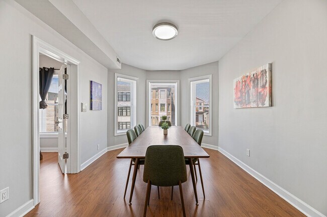 Foto del edificio - 2503 W Harrison St