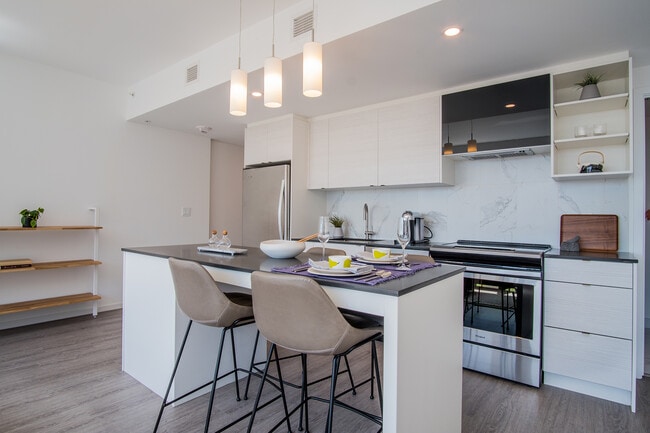Interior Photo - 225 Carlton