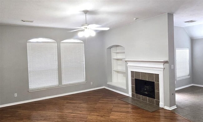 Building Photo - 16011 Fleethaven Ln