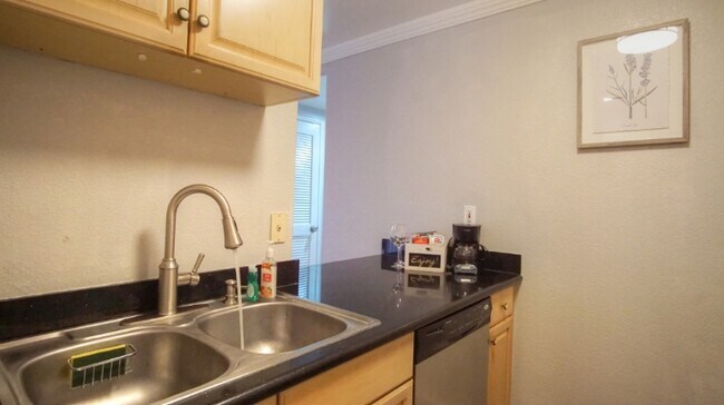 Foto del edificio - 226 Stonegate Cir