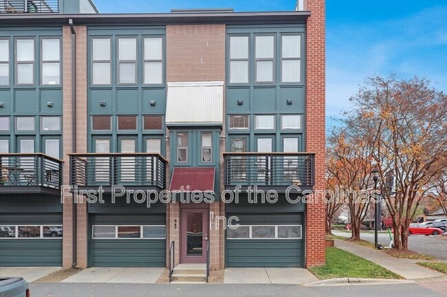 Photo - 547 New Bern Station Ct House