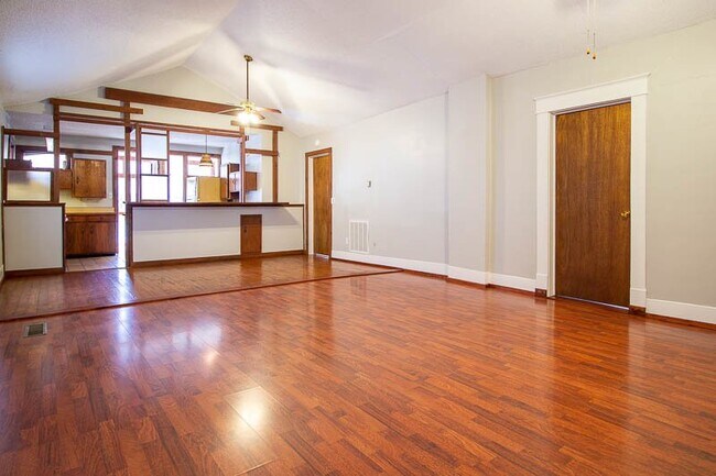 Foto del edificio - 416 E Huntsville Rd