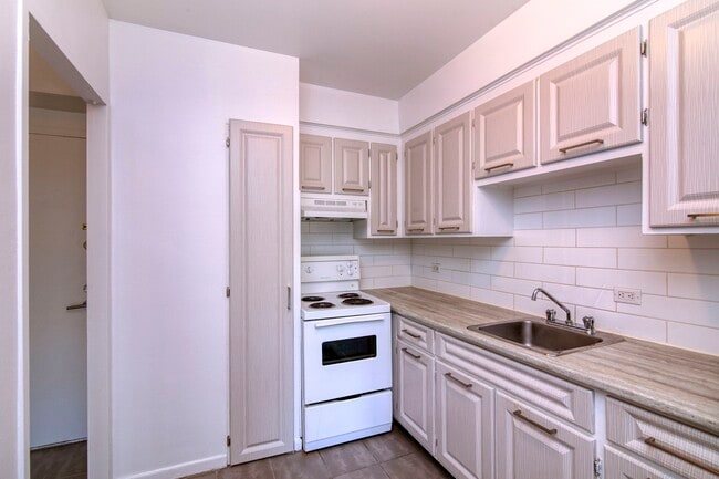 Photo du bâtiment - 2400 Av. Van Horne