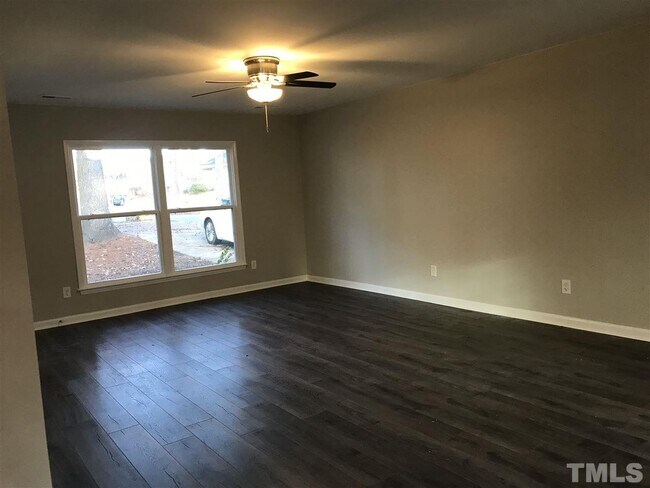 Foto del edificio - 1344 Wrentree Cir