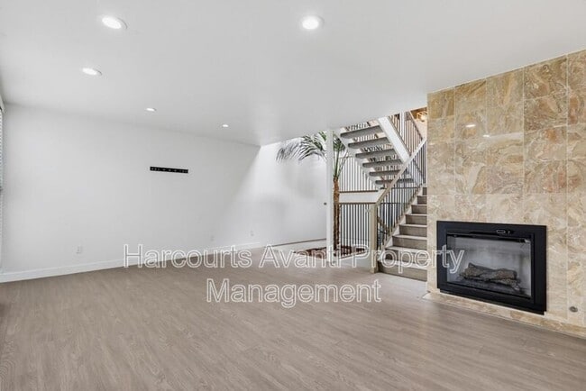 Building Photo - 453 S Sierra Ave