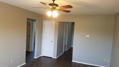 Building Photo - 1109 Bird Rd