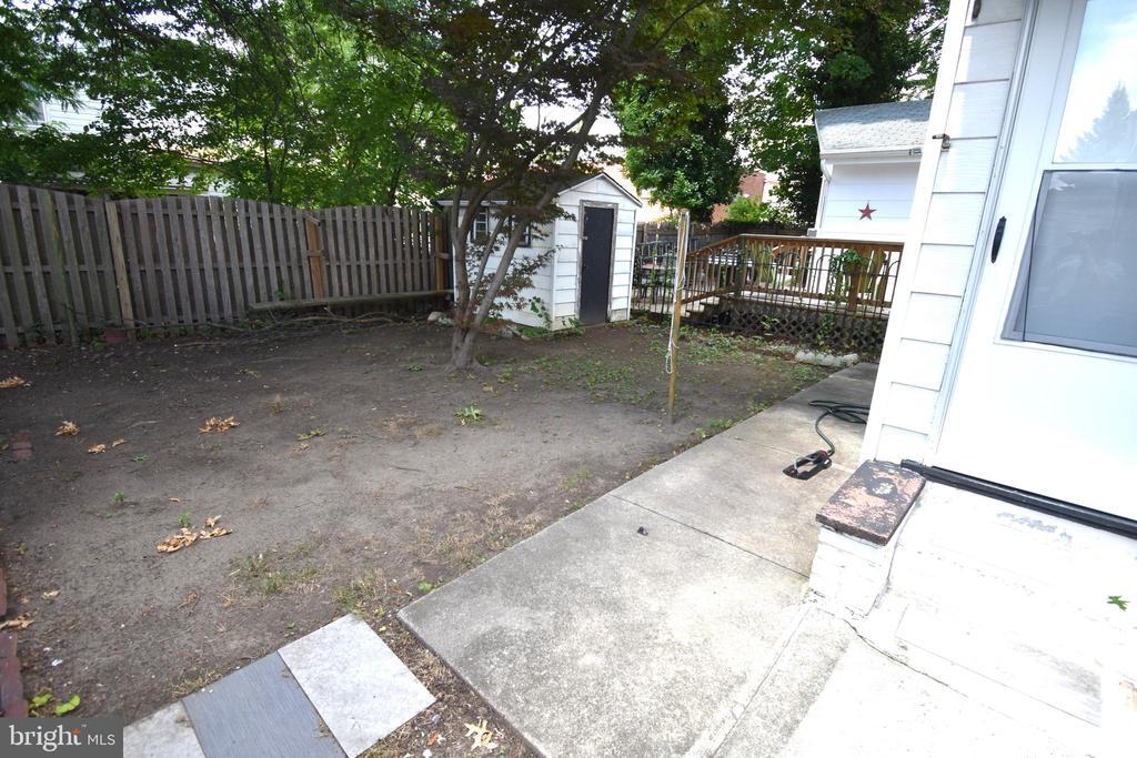 Primary Photo - 404 Locust Ave