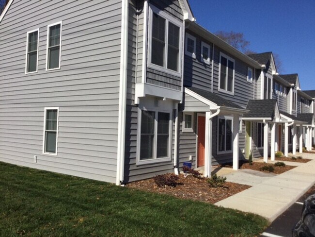 Foto del edificio - Blackstone-Convenient to Fort Picket and Downtown Blackstone