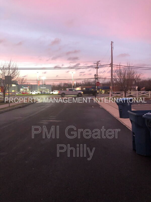 Foto del edificio - 106 Mercer Ct