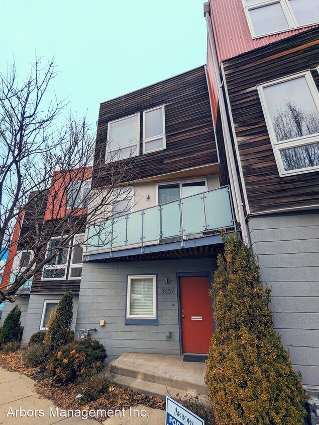 Primary Photo - 2 br, 1.5 bath House - 3657 Penn Avenue