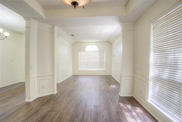 Building Photo - 7201 Bouquet Dr