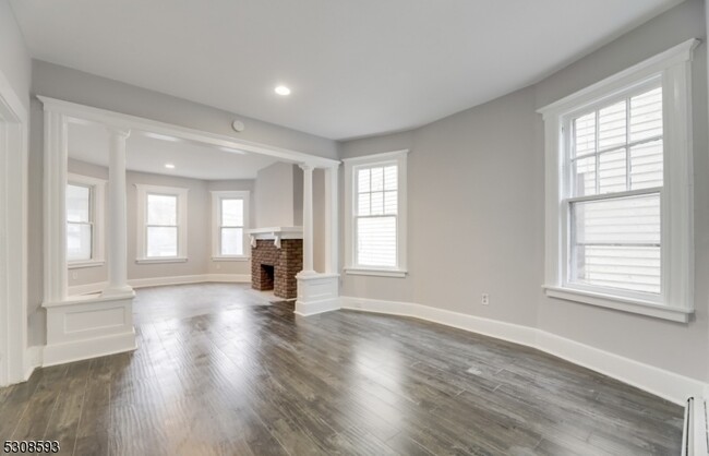 Building Photo - 27 Wolcott Terrace