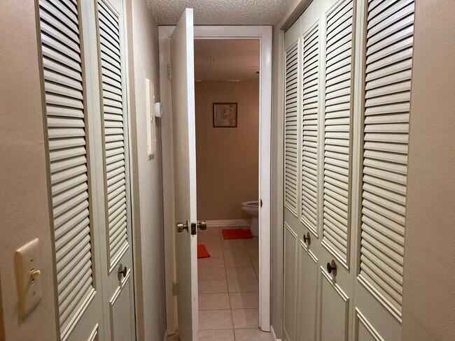 Foto del edificio - 14111 Mossy Glen Ln