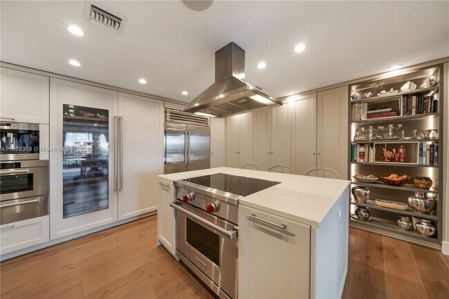 Building Photo - 430 Grand Bay Dr