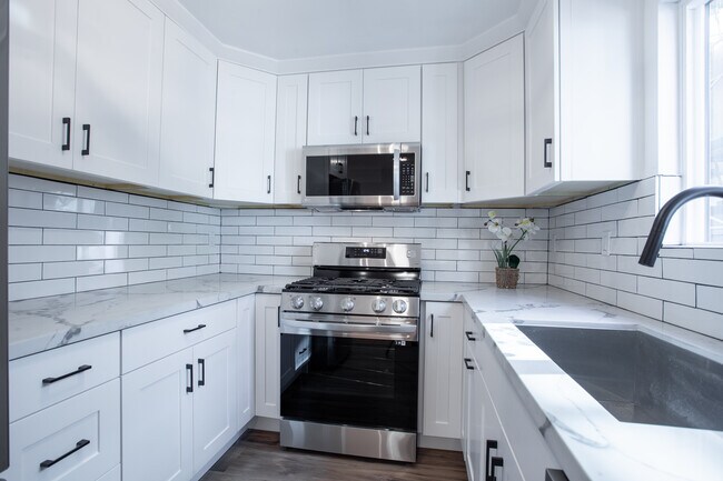 Foto del edificio - 1211 Detroit N St