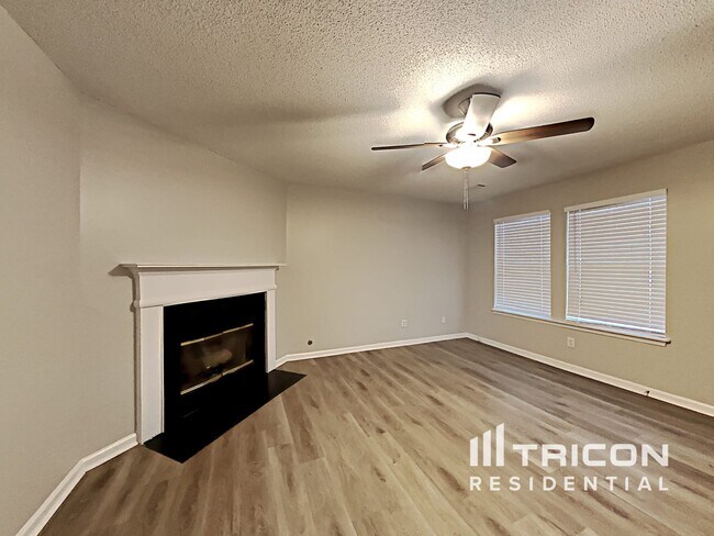Foto del edificio - 5472 Brickleberry Way
