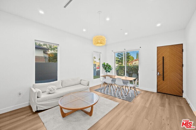 Foto del edificio - 1905 S Corning St