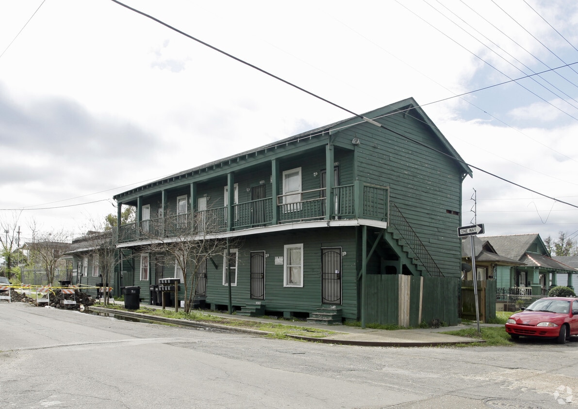 Primary Photo - 7832-7842 Olive St