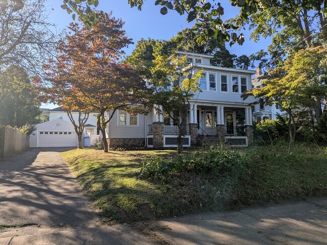 Building Photo - 1857 Northampton St