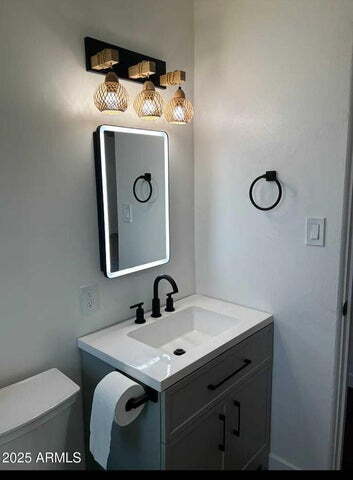 Foto del edificio - 2 BEDROOMS HOME WITH POOL FOR LEASE