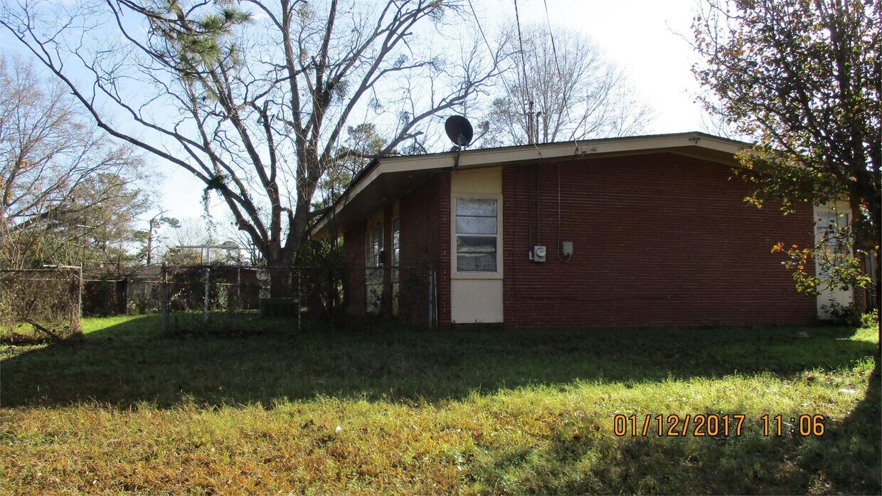 Foto del edificio - 1904 Meadow Dr