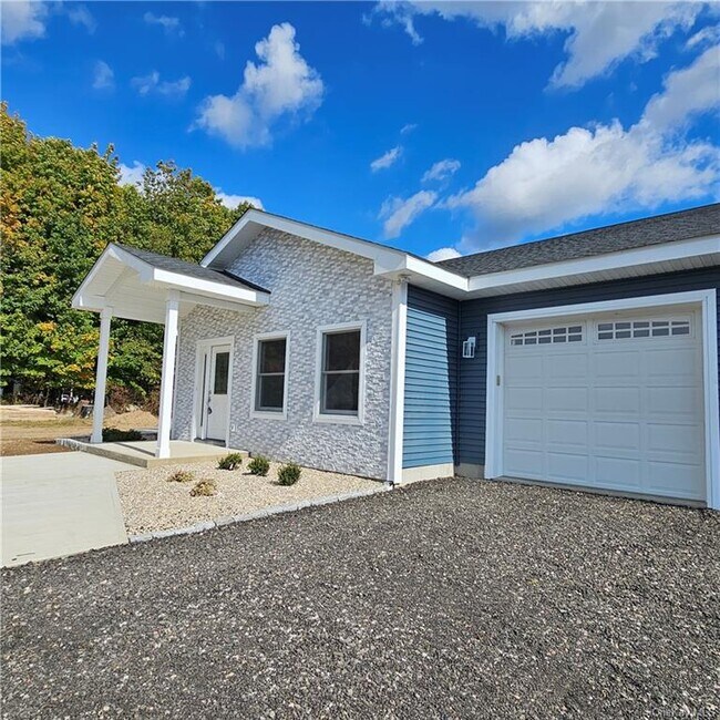 Building Photo - 414 Plattekill Ardonia Rd