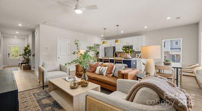 Foto del edificio - 1748 Marglyn Dr