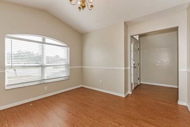 Foto del edificio - 1702 Erin Brooke Dr