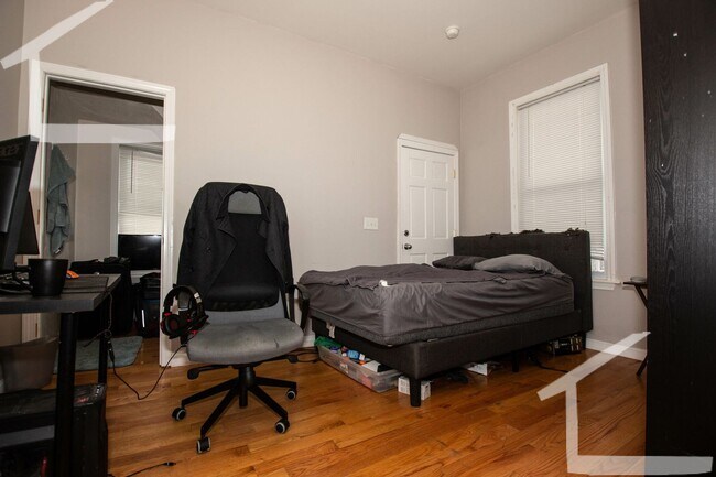 Foto del edificio - BEAUTIFUL 4 bed 2 bath in Allston....