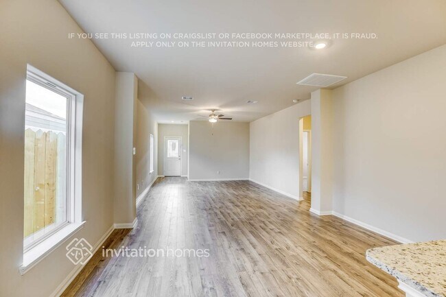 Foto del edificio - 8206 Blooming Meadow Ln