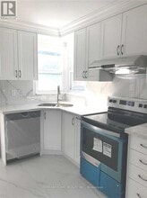 Building Photo - 34 Cartier Crescent